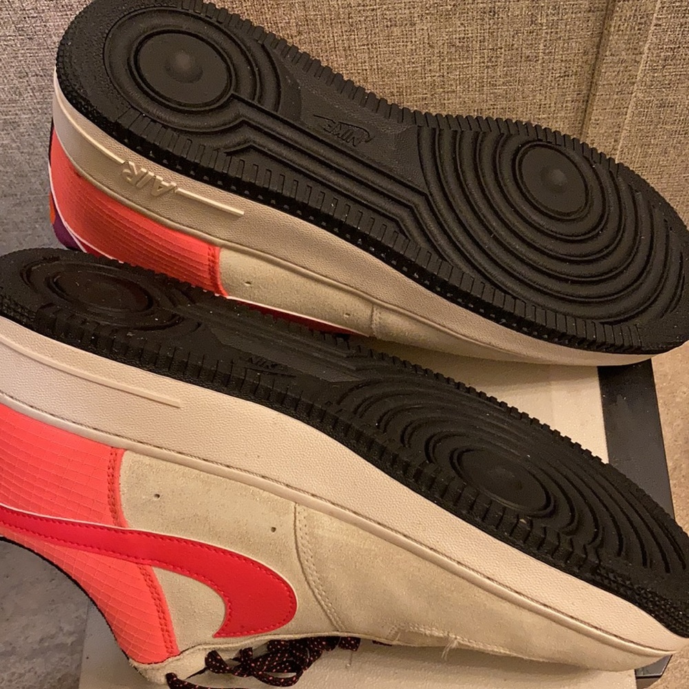 CREAM SUEDE ORANGE AND BLACK NIKES SNEAKERS Slightly Used